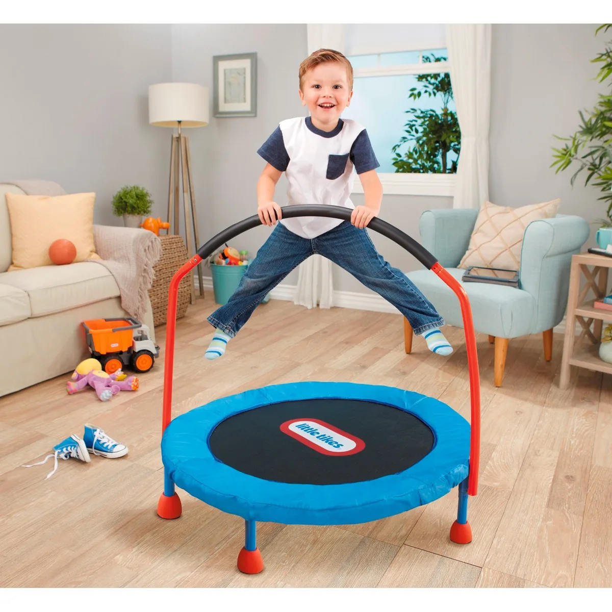 Indoor play on a wood floor: the rubber feet contain the bounce without scuffing the surface.