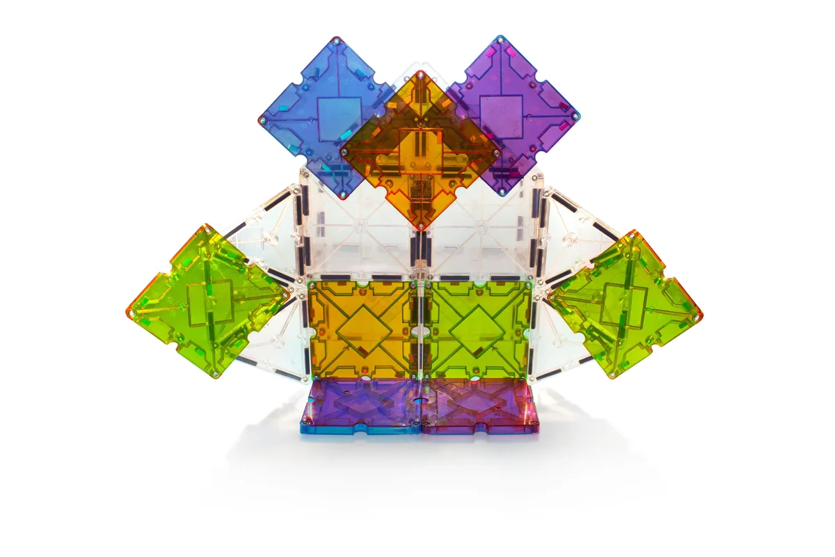 A symmetrical build demonstrates how the freely rotating magnets let tiles swivel around a central a