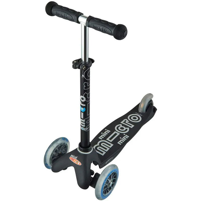 Three-wheel geometry: two front wheels for stability, one rear wheel that pivots when leaning.